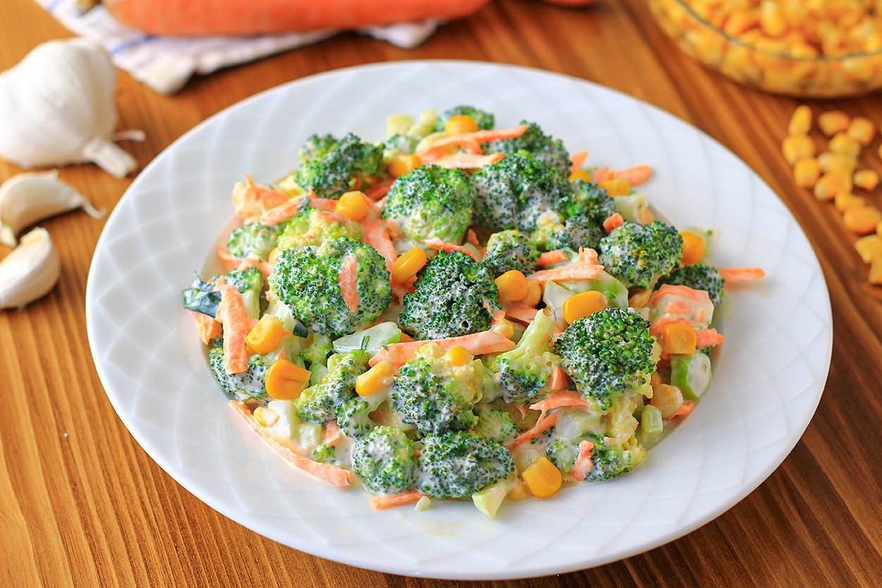 En iyi yemek tarifleri - Havuçlu Brokoli Salatası Tarifi